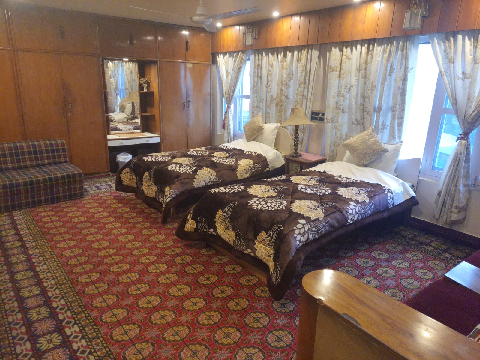 SerenSky Suites